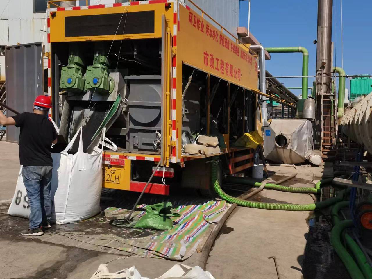 蒲江淤泥压干处理